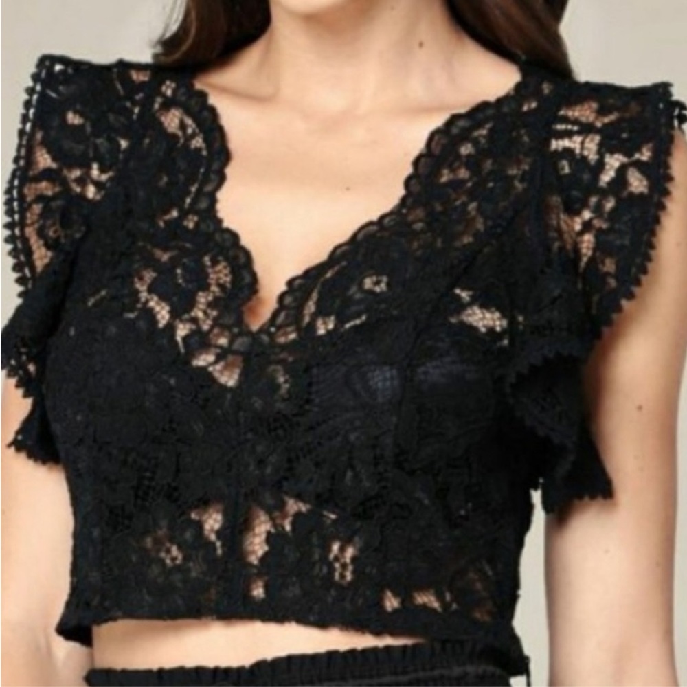 bebe Black Lace V-Neck Crochet Crop Top with Flutter Sleeves